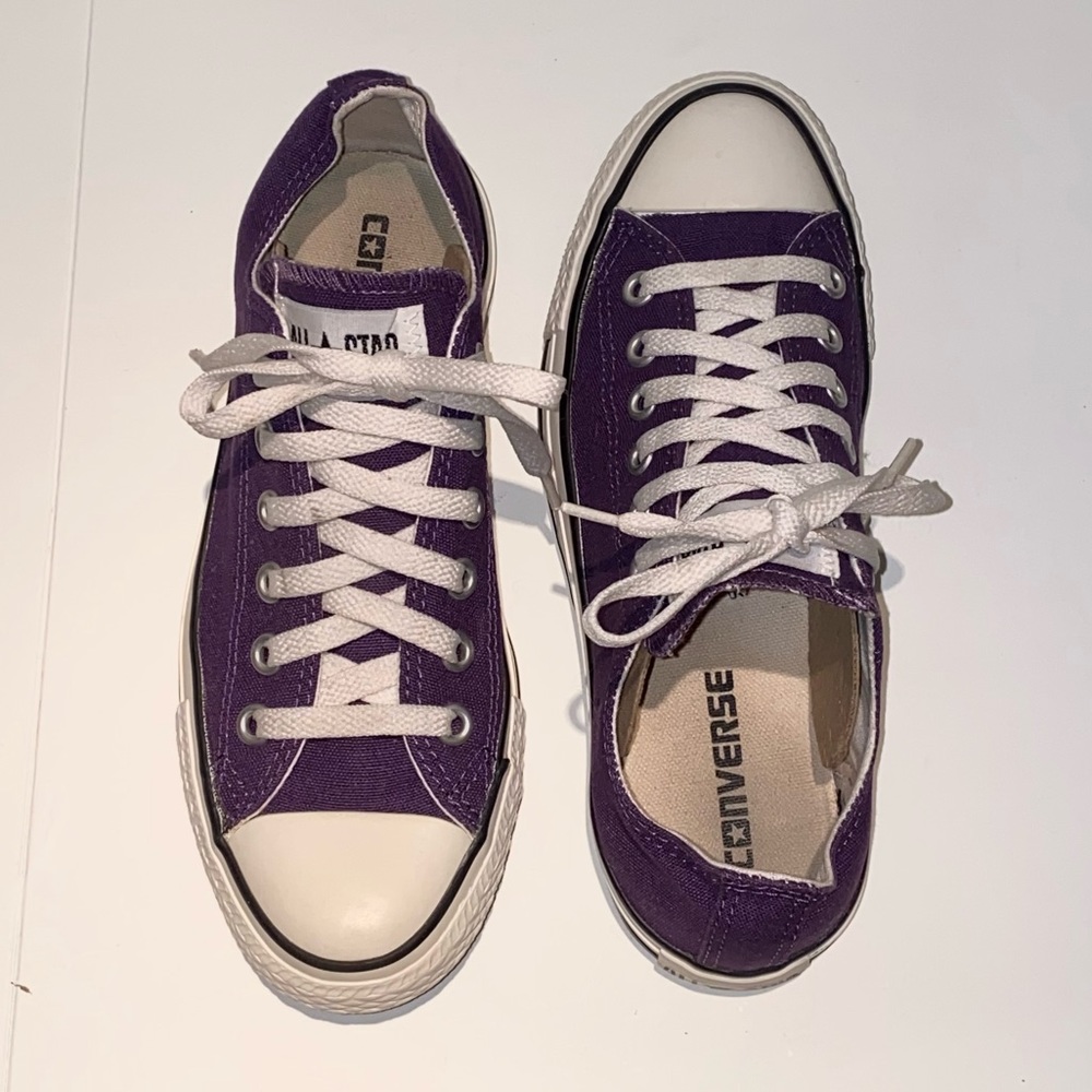 Converse Chuck Taylor All Star Low Top Sneaker (Unisex) 7W/5M - RARE Plum Purple